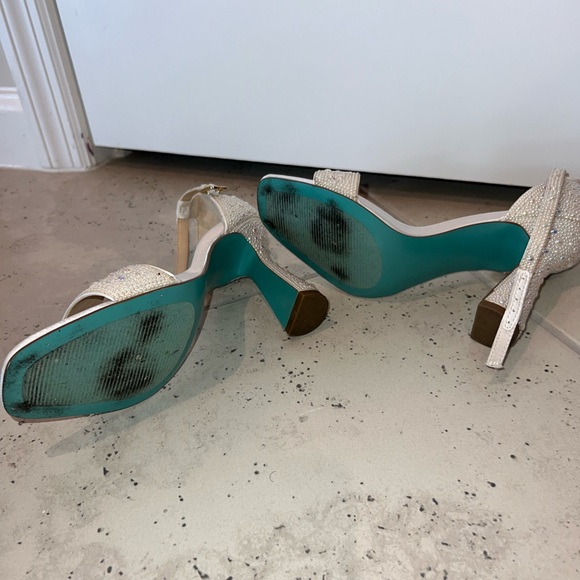 Blue by Betsey Johnson Dani Pearl Heels 6.5 - Picture 8 of 9